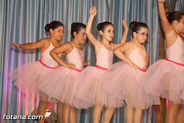 La concejala de Deportes clausura la Escuela Deportiva Municipal de Danza 2012 - 174