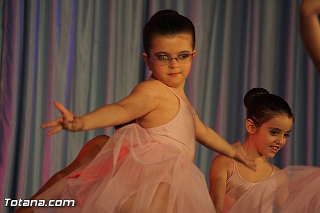 La concejala de Deportes clausura la Escuela Deportiva Municipal de Danza 2012 - 176