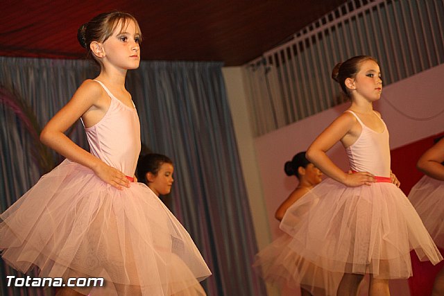 La concejala de Deportes clausura la Escuela Deportiva Municipal de Danza 2012 - 180