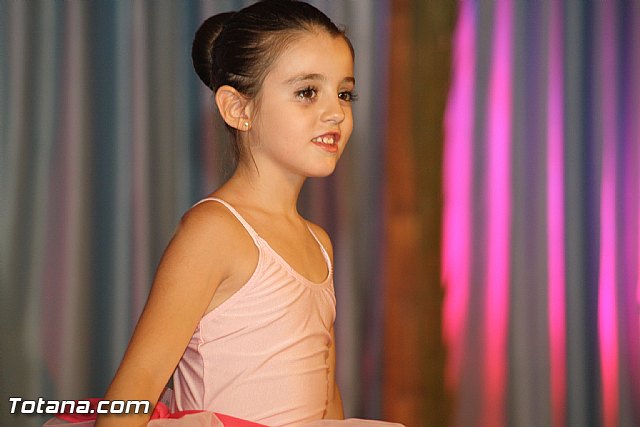 La concejala de Deportes clausura la Escuela Deportiva Municipal de Danza 2012 - 181