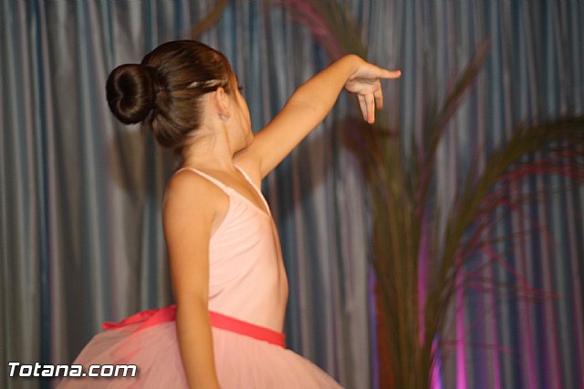 La concejala de Deportes clausura la Escuela Deportiva Municipal de Danza 2012 - 183