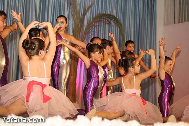 La concejala de Deportes clausura la Escuela Deportiva Municipal de Danza 2012 - 187