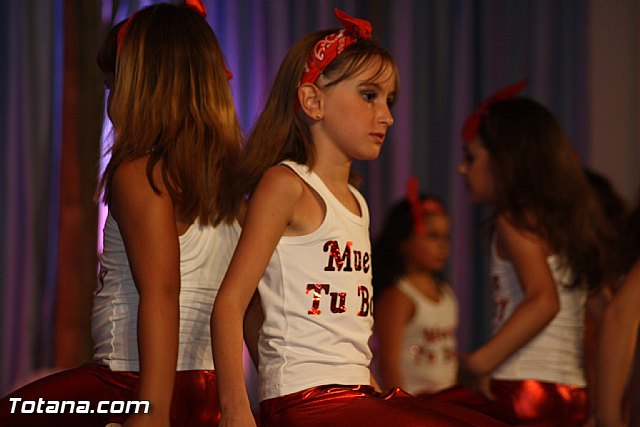 La concejala de Deportes clausura la Escuela Deportiva Municipal de Danza 2012 - 298