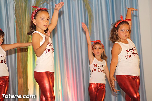 La concejala de Deportes clausura la Escuela Deportiva Municipal de Danza 2012 - 313