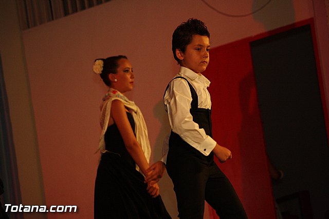 La concejala de Deportes clausura la Escuela Deportiva Municipal de Danza 2012 - 366