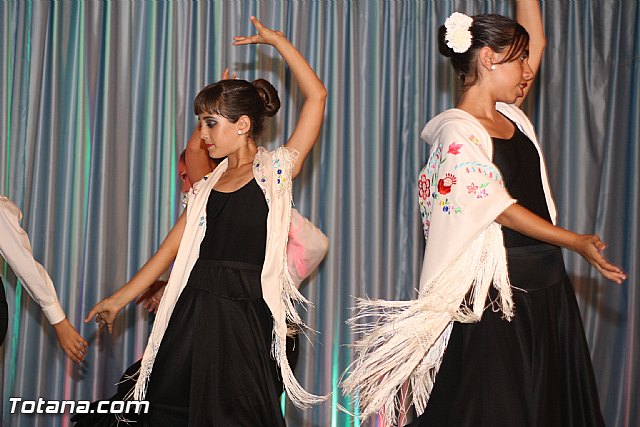 La concejala de Deportes clausura la Escuela Deportiva Municipal de Danza 2012 - 373