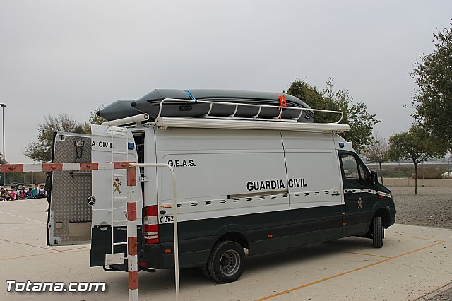 Muestra de efectivos de la Guardia Civil - Colegio Luis Perez Rueda - 5