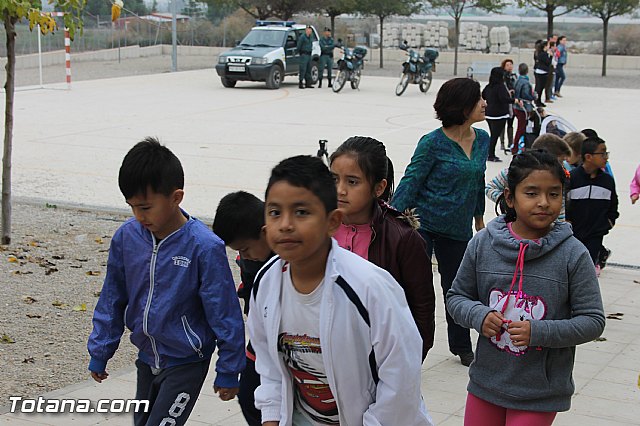 Muestra de efectivos de la Guardia Civil - Colegio Luis Perez Rueda - 26