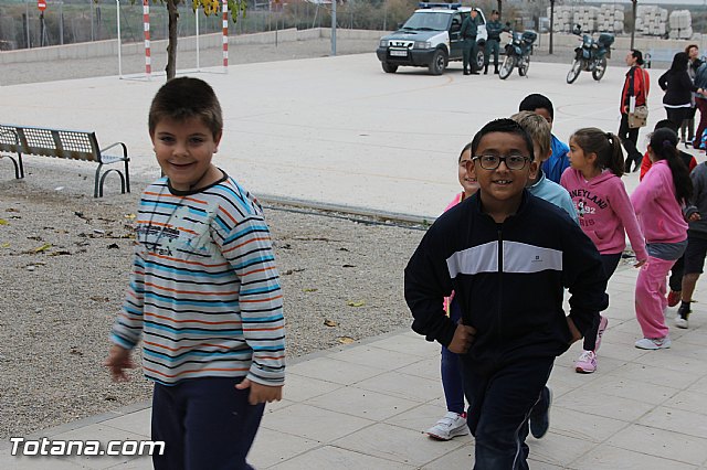Muestra de efectivos de la Guardia Civil - Colegio Luis Perez Rueda - 27