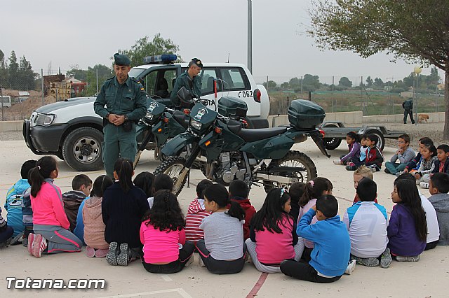 Muestra de efectivos de la Guardia Civil - Colegio Luis Perez Rueda - 55