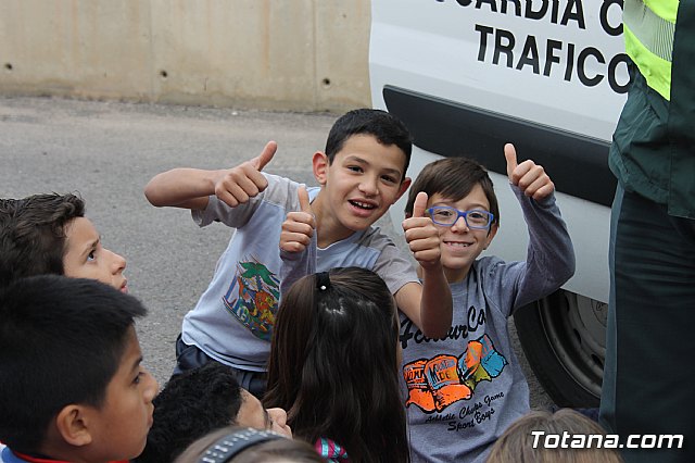 Muestra de efectivos de la Guardia Civil - Colegio Luis Perez Rueda - 87