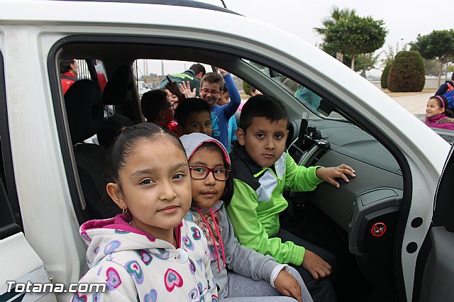 Muestra de efectivos de la Guardia Civil - Colegio Luis Perez Rueda - 97