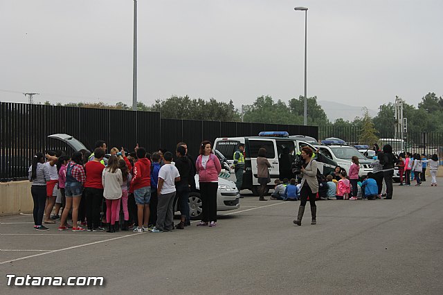 Muestra de efectivos de la Guardia Civil - Colegio Luis Perez Rueda - 114