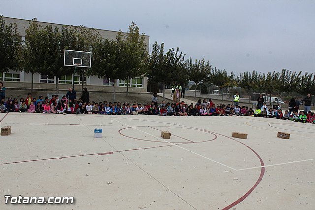 Muestra de efectivos de la Guardia Civil - Colegio Luis Perez Rueda - 130