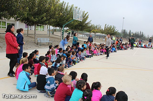 Muestra de efectivos de la Guardia Civil - Colegio Luis Perez Rueda - 132