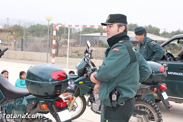 Muestra de efectivos de la Guardia Civil - Colegio Luis Perez Rueda - 141