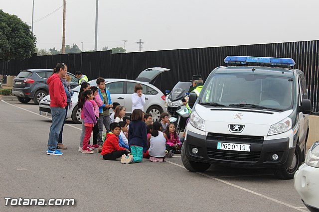 Muestra de efectivos de la Guardia Civil - Colegio Luis Perez Rueda - 158