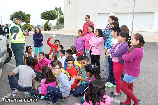 Muestra de efectivos de la Guardia Civil - Colegio Luis Perez Rueda - 167