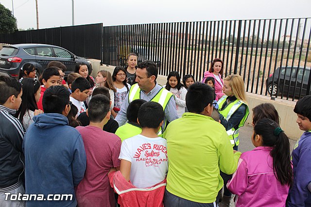 Muestra de efectivos de la Guardia Civil - Colegio Luis Perez Rueda - 168