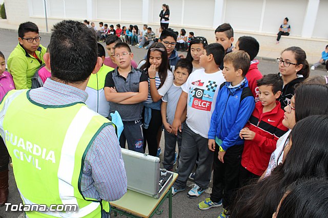 Muestra de efectivos de la Guardia Civil - Colegio Luis Perez Rueda - 169