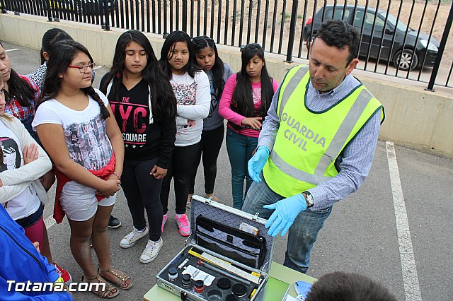 Muestra de efectivos de la Guardia Civil - Colegio Luis Perez Rueda - 172
