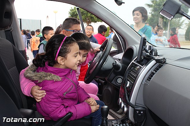 Muestra de efectivos de la Guardia Civil - Colegio Luis Perez Rueda - 183