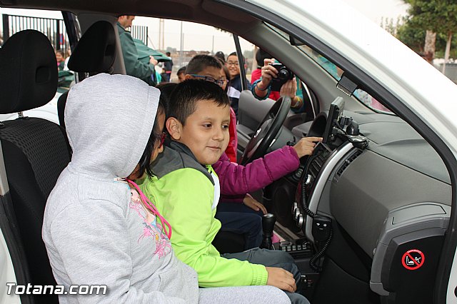 Muestra de efectivos de la Guardia Civil - Colegio Luis Perez Rueda - 184