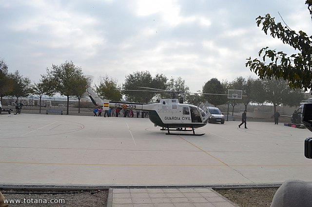 Muestra de efectivos de la Guardia Civil - Colegio Luis Perez Rueda - 219