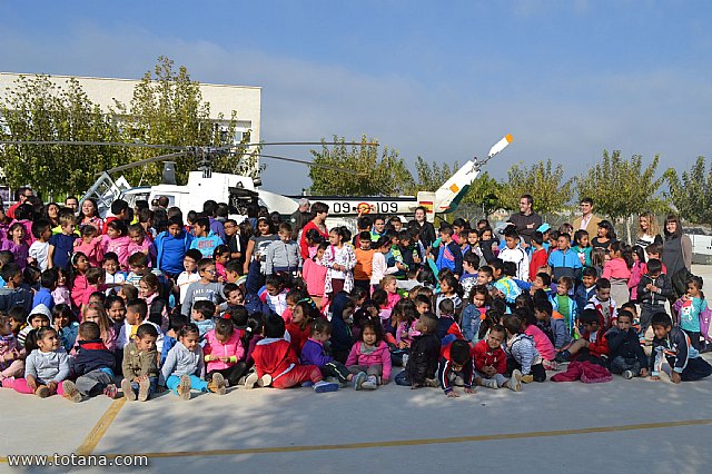 Muestra de efectivos de la Guardia Civil - Colegio Luis Perez Rueda - 225