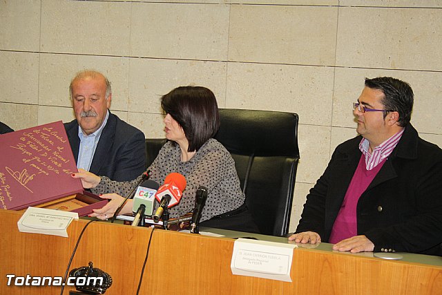 Vicente del Bosque apoya a las Enfermedades Raras en Totana - 9