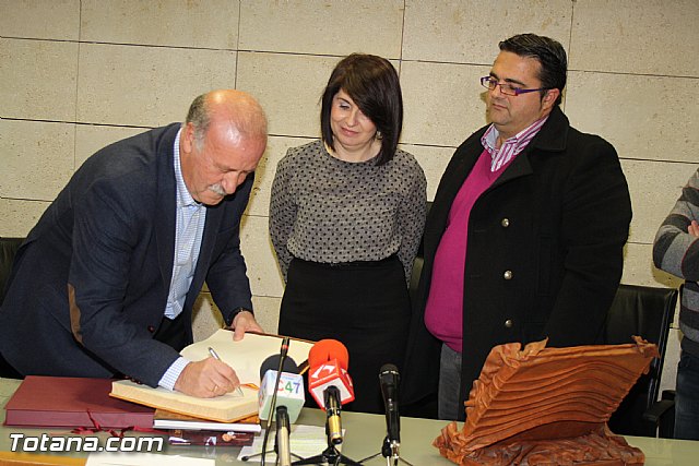 Vicente del Bosque apoya a las Enfermedades Raras en Totana - 13