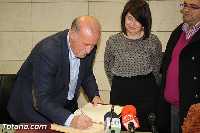 Vicente del Bosque apoya a las Enfermedades Raras en Totana - 14