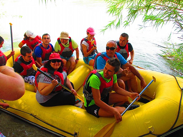 La asociacin cultural El Caico hace el descenso del Ro Segura - 3