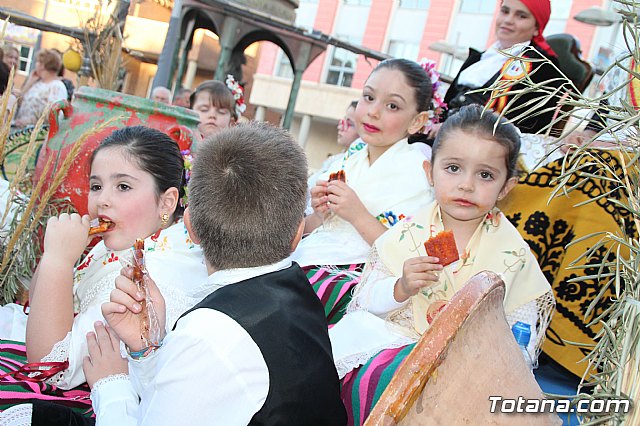 xito de organizacin y participacin de la Fiesta del Folklore y las Tradiciones 