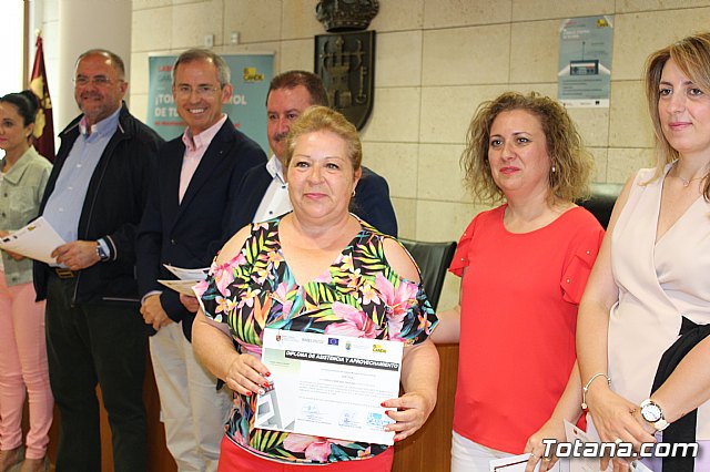  Autoridades regionales y locales de los municipios de Totana, Alhama y Aledo clausuran el programa Labor y entregan los diplomas a los participantes del curso 2018/2019 - 40