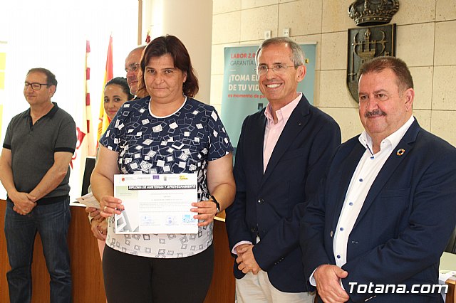  Autoridades regionales y locales de los municipios de Totana, Alhama y Aledo clausuran el programa Labor y entregan los diplomas a los participantes del curso 2018/2019 - 47