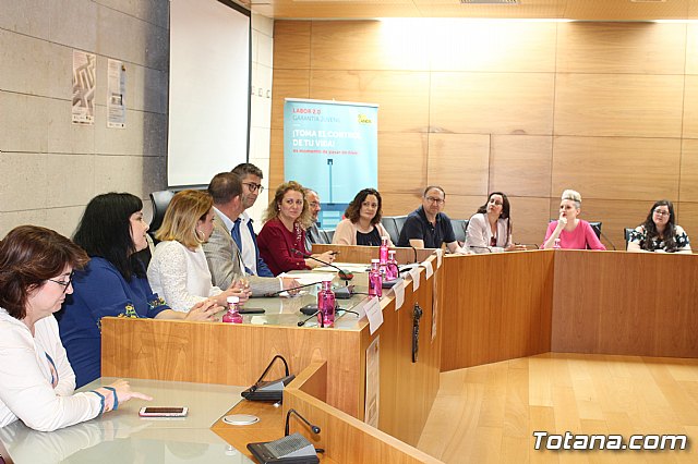 Diplomas Labor: un paso hacia la empleabilidad y Labor 2.0: Garanta Juvenil - 12