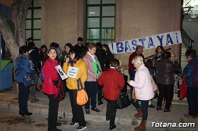 Concentracin y marcha contra la Violencia de Gnero y lectura del manifiesto institucional 2018 - 9