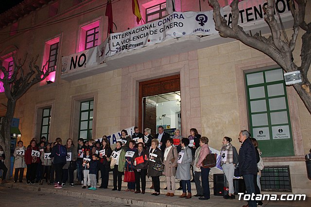 Concentracin y marcha contra la Violencia de Gnero y lectura del manifiesto institucional 2018 - 11