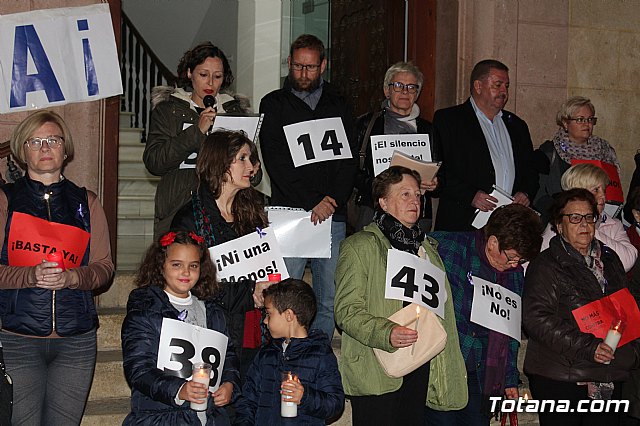 Concentracin y marcha contra la Violencia de Gnero y lectura del manifiesto institucional 2018 - 15