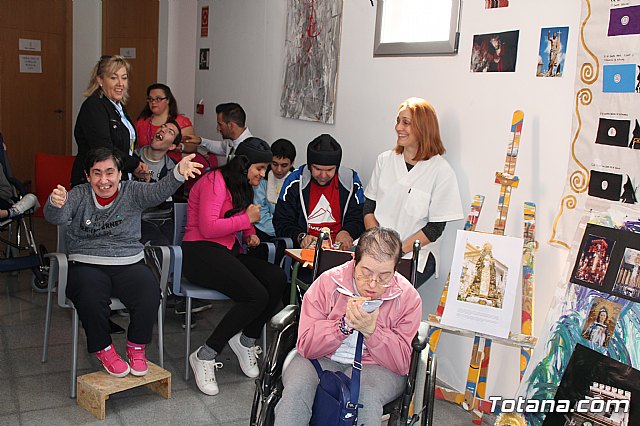 La Orquesta de La Dolorosa visita los centros de da para personas con enfermedad mental - 9