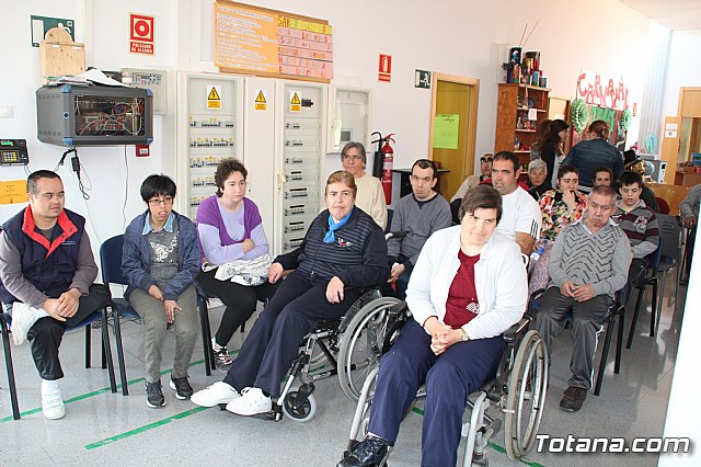 La Orquesta de La Dolorosa visita los centros de da para personas con enfermedad mental - 11