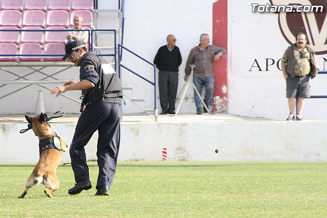 Exhibicin Guas Caninos Detectores de Drogas - 200