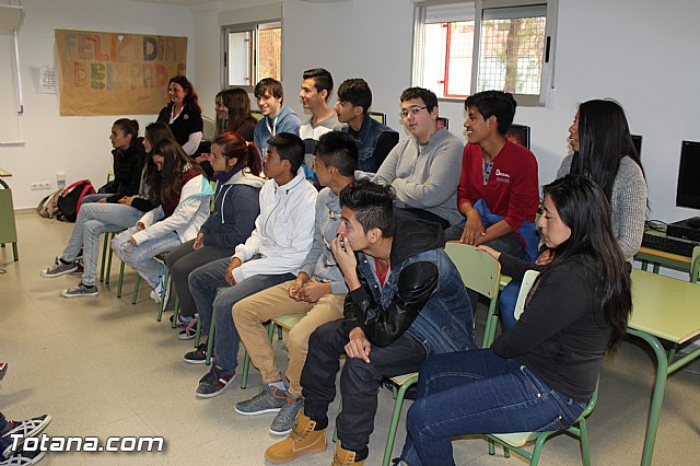 Proyecto EJE. IES Juan de la Cierva y Codornu - 11