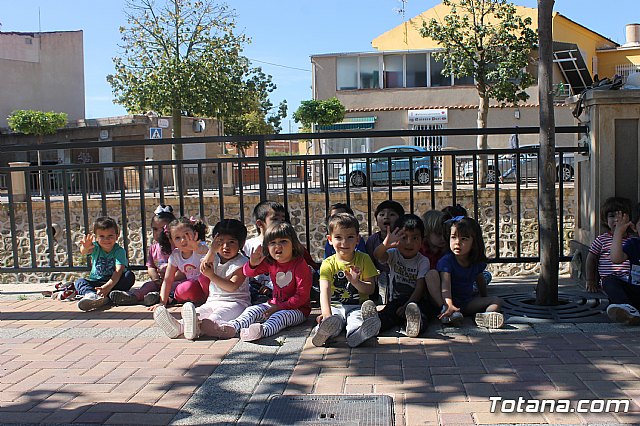 Cuerpos de Seguridad y Servicios de Emergencias asisten a la Escuela Infantil Clara Campoamor 2019 - 19