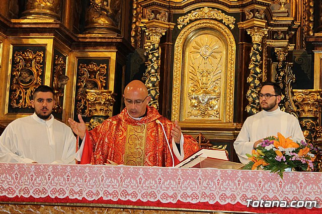 Imposicin de escapularios a nuevos cofrades Cofrada Cristo Resucitado 2017 - 7