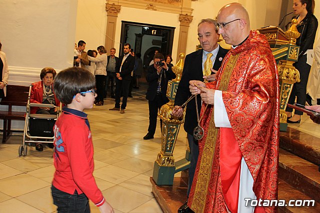 Imposicin de escapularios a nuevos cofrades Cofrada Cristo Resucitado 2017 - 10