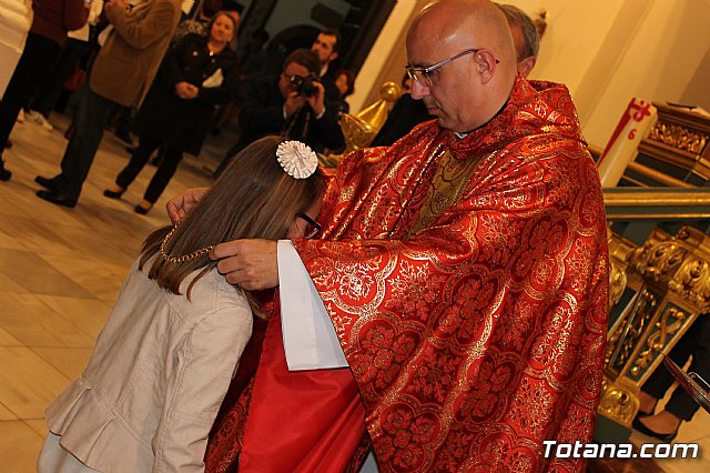 Imposicin de escapularios a nuevos cofrades Cofrada Cristo Resucitado 2017 - 17