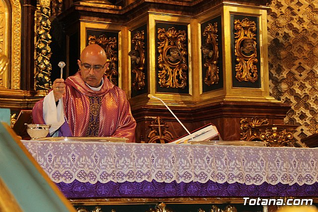 Imposicin de escapularios Cristo de la Agona y Virgen de la Esperanza 2017 - 18