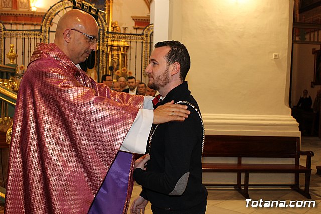 Imposicin de escapularios Cristo de la Agona y Virgen de la Esperanza 2017 - 21